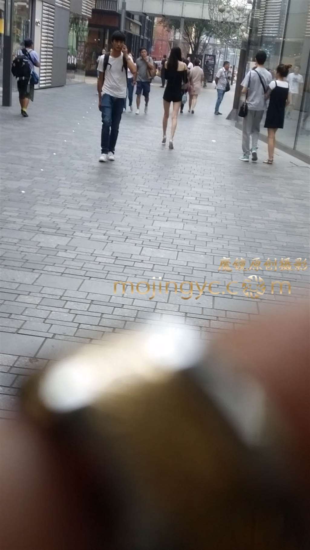 图片[3]-身材高挑白皙气质美女-街拍流行馆