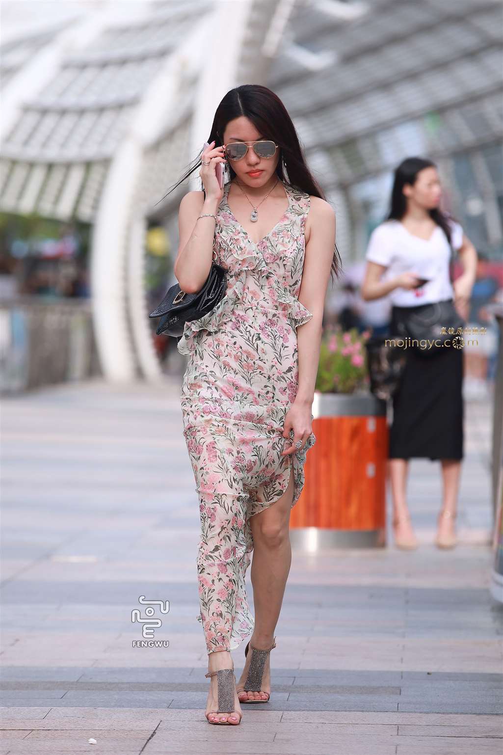 图片[4]-开衩连衣裙，时尚美女-街拍流行馆