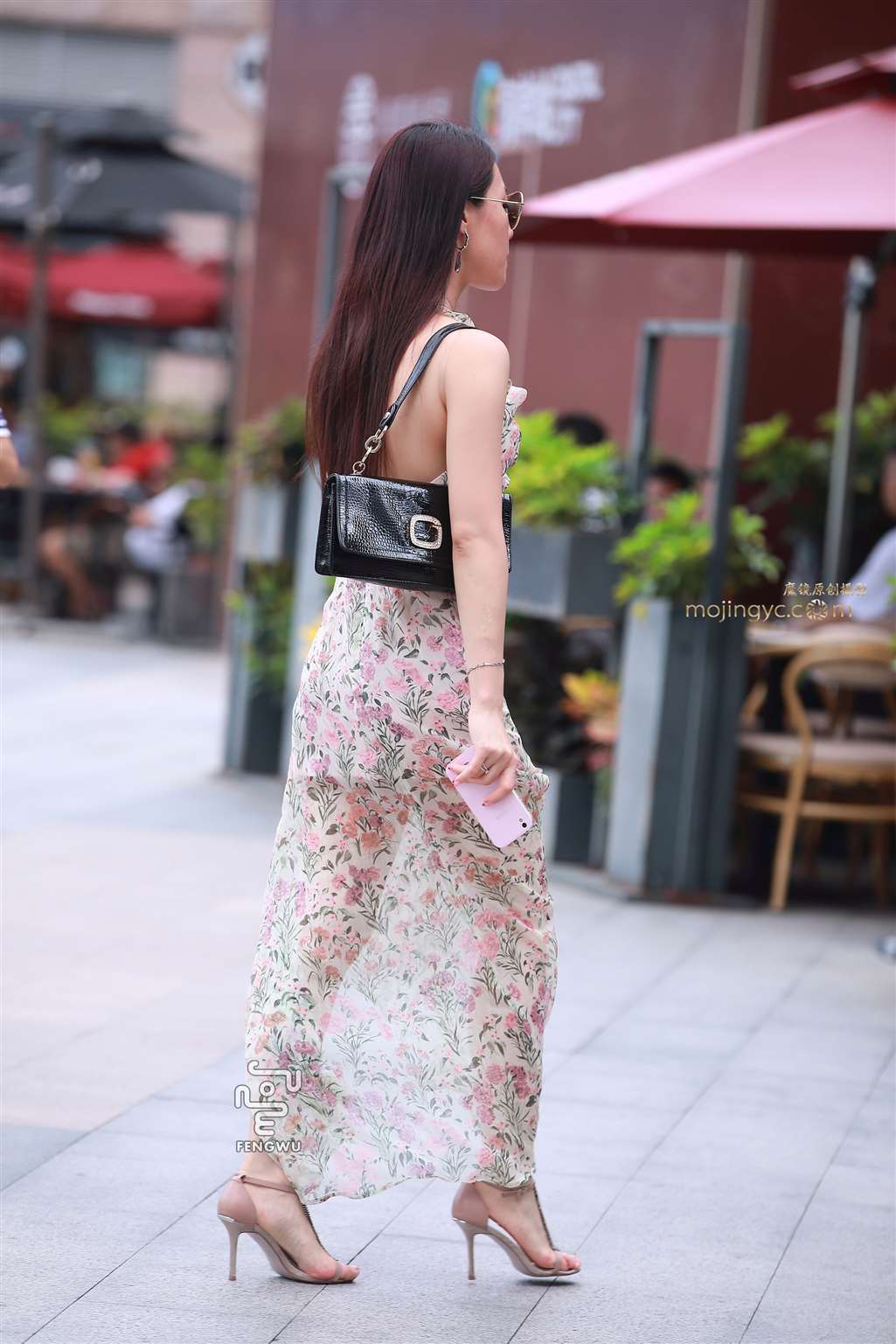图片[2]-开衩连衣裙，时尚美女-街拍流行馆