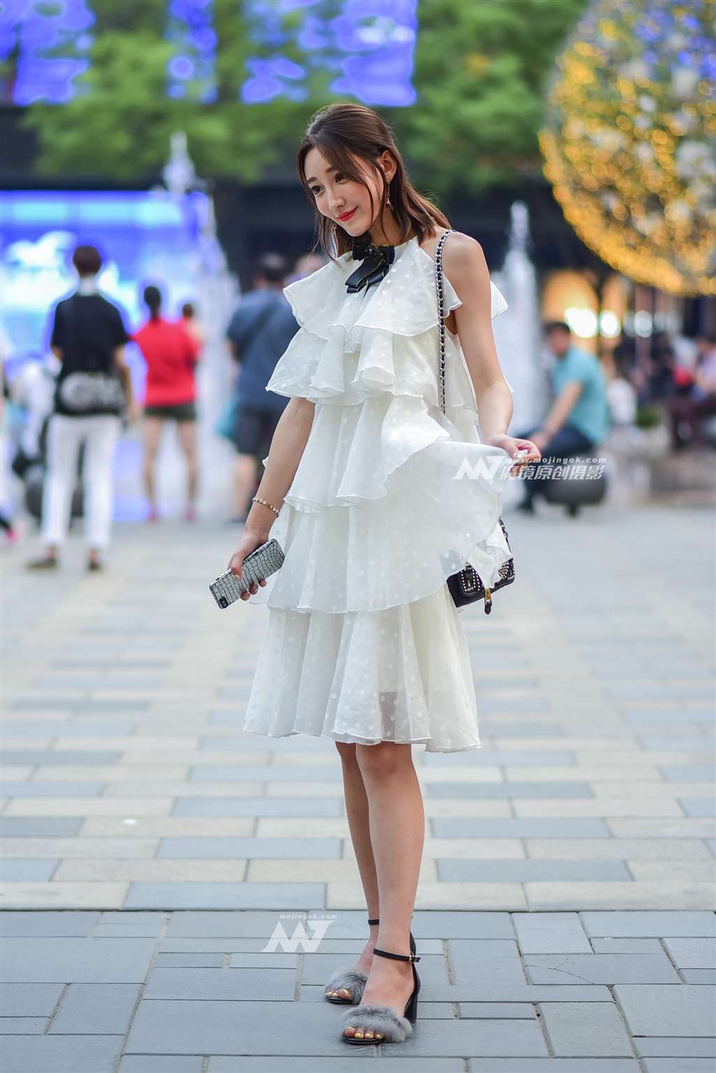 图片[3]-冰清玉洁的蛋糕裙美女-街拍流行馆