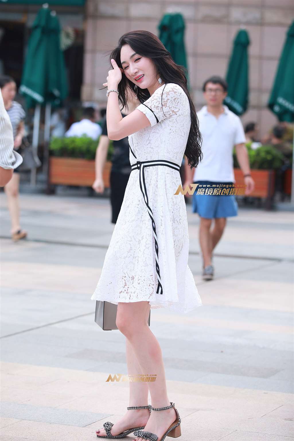 图片[5]-镂花连衣裙，气质美女-街拍流行馆