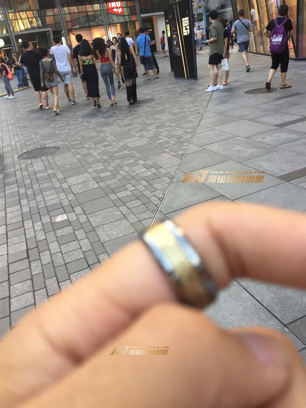 图片[3]-红色小吊带-街拍流行馆