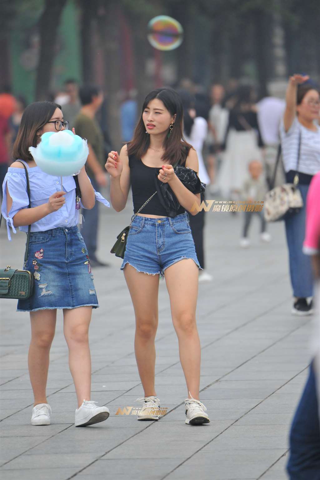 图片[1]-第六届第五帖：牛仔短裤小妹-街拍流行馆