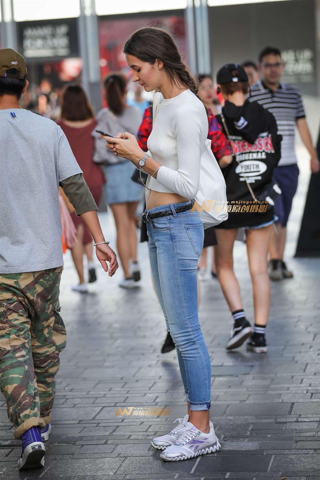 图片[5]-外国人都不爱穿内衣-街拍流行馆
