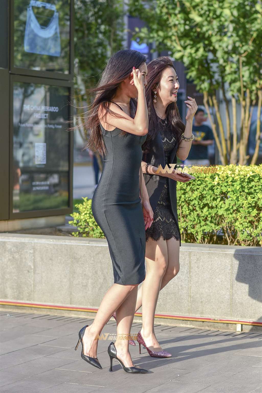 图片[5]-性感吊带紧身裙女郎-街拍流行馆