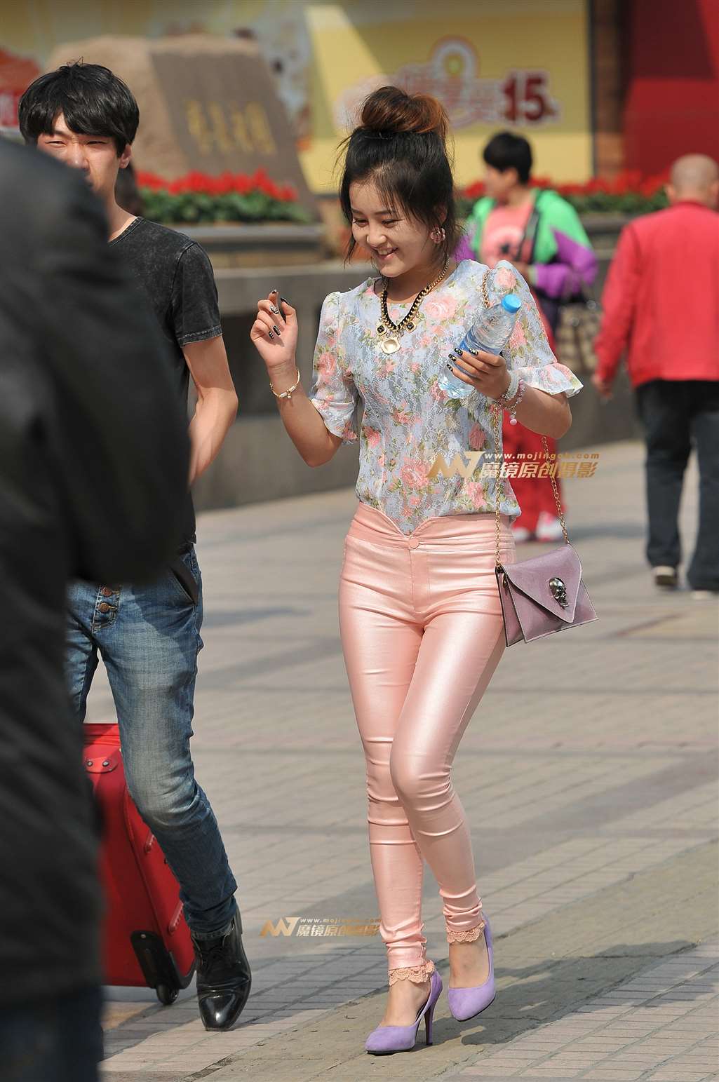 图片[5]-亮粉紧身裤 紧致性感-街拍流行馆