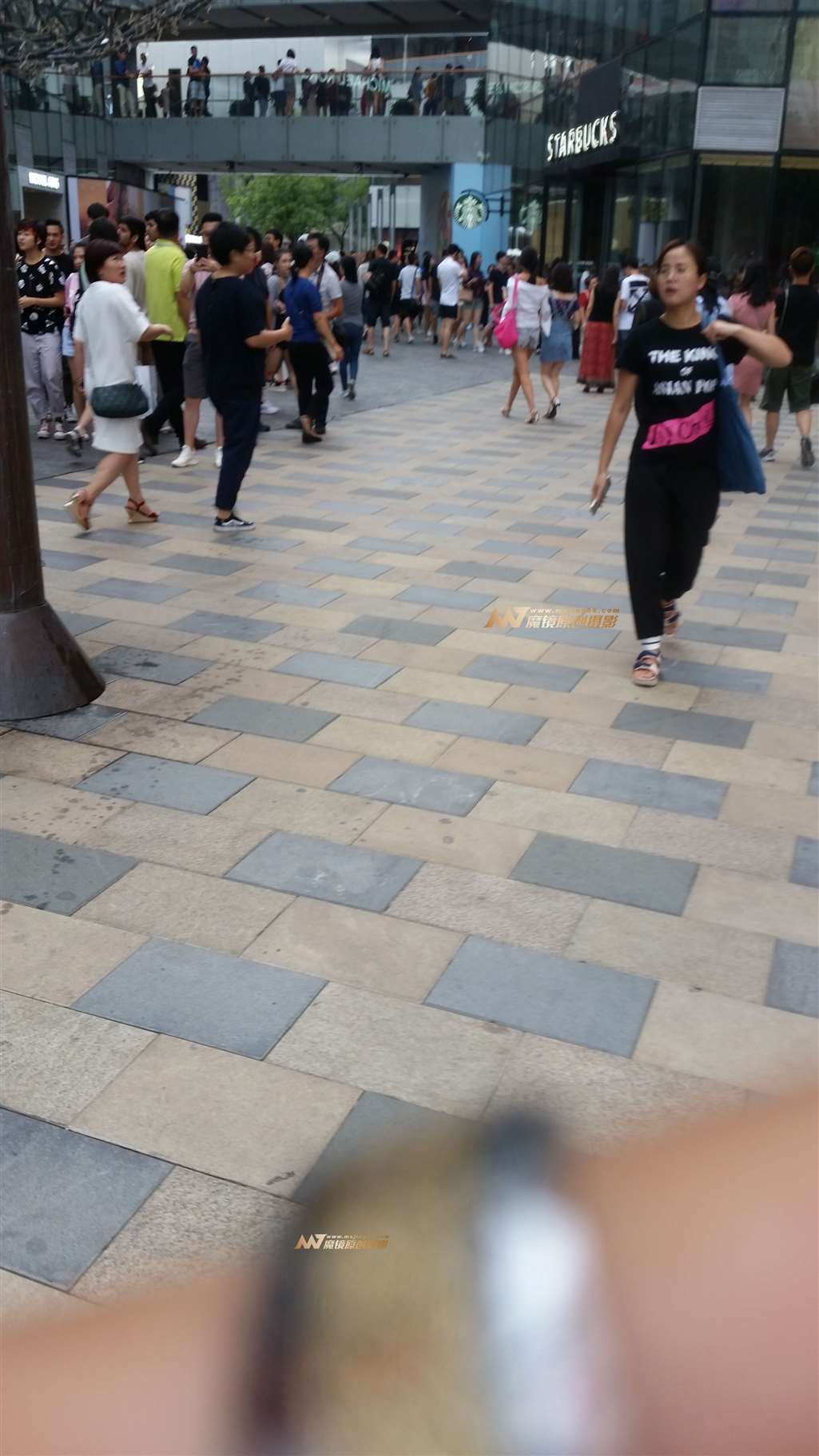 图片[3]-性感热裤破了个洞-街拍流行馆