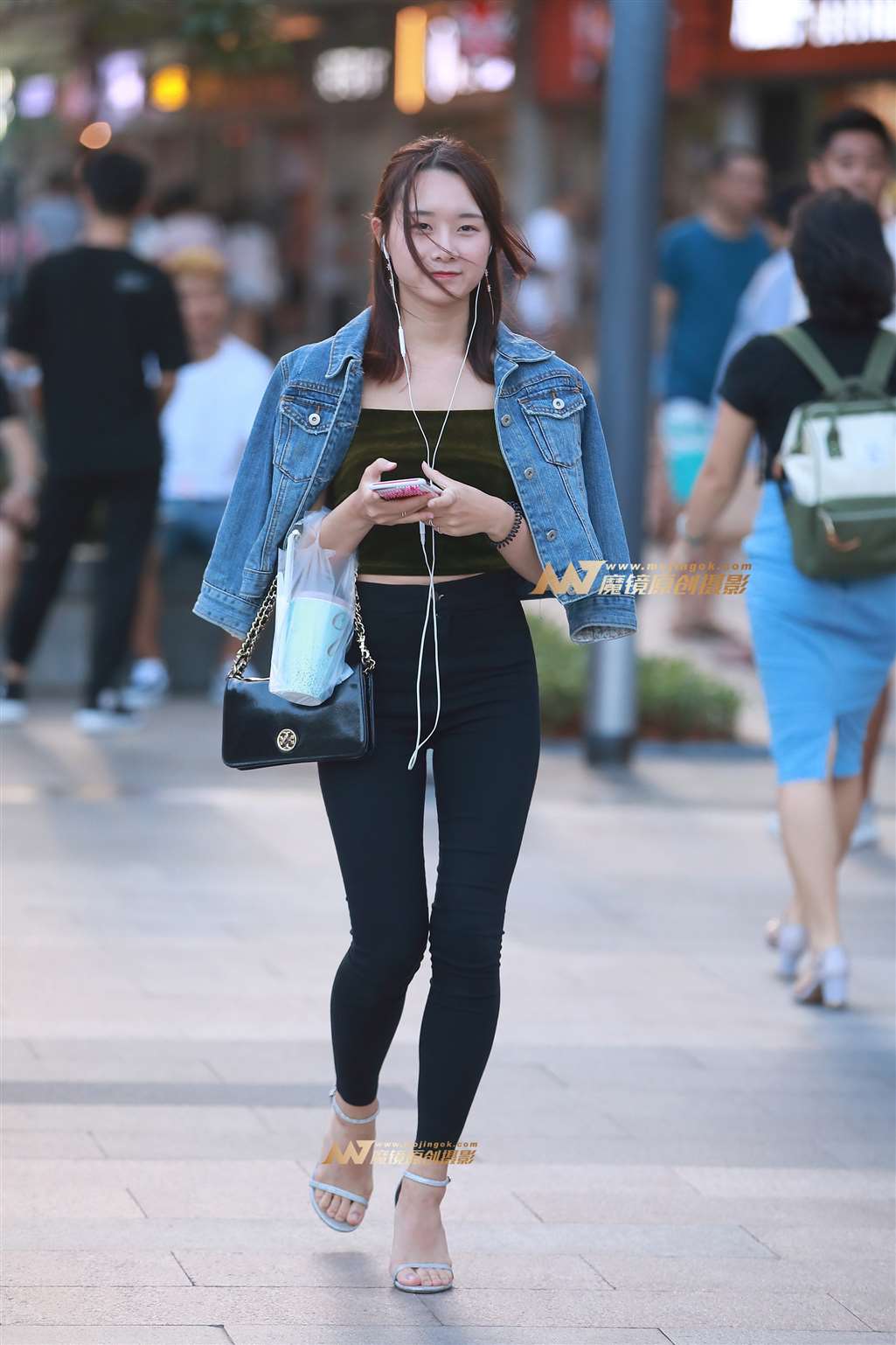 图片[1]-紧身裤，凉高，美女-街拍流行馆