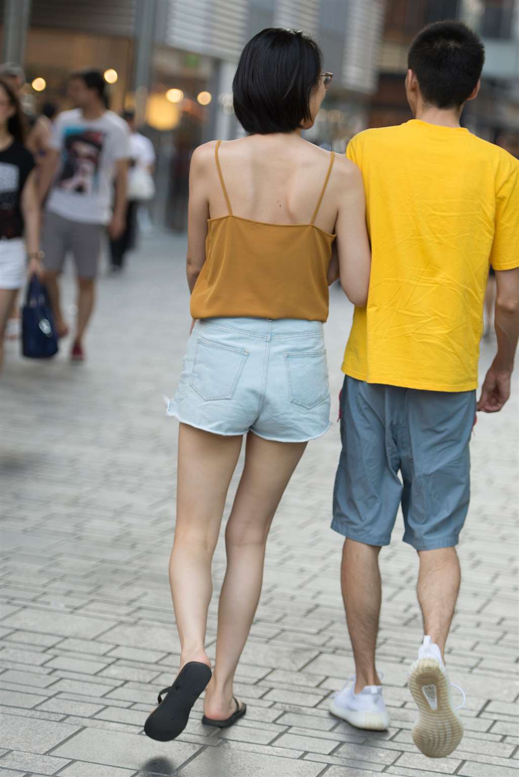 图片[4]-吊带背心-街拍流行馆