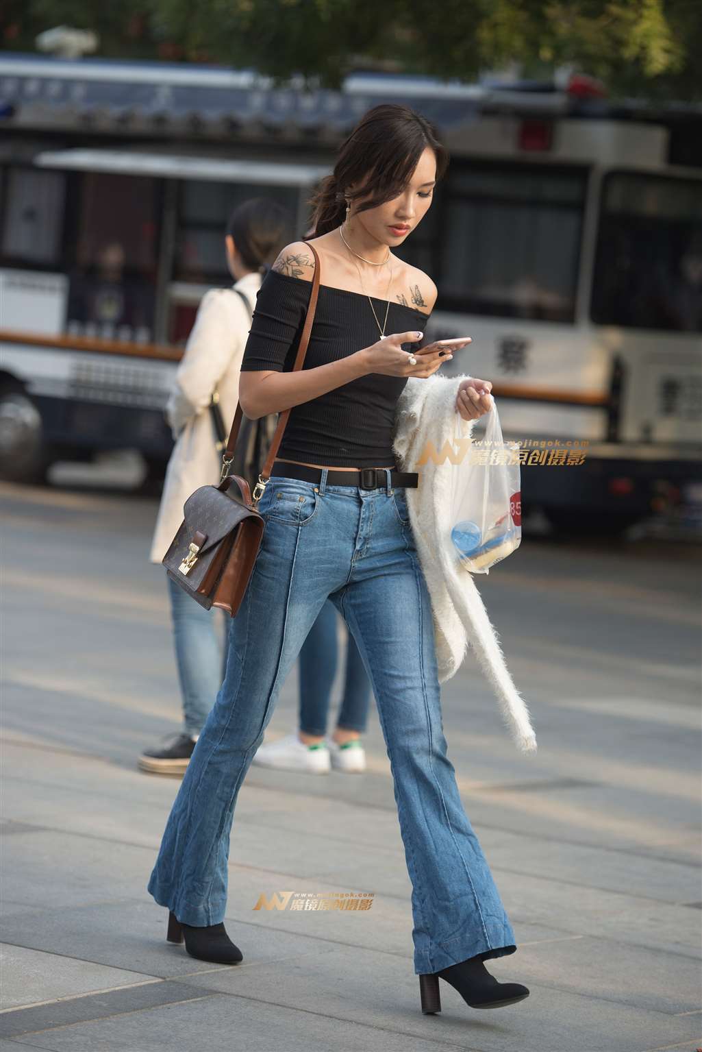 图片[5]-香肩美女-街拍流行馆