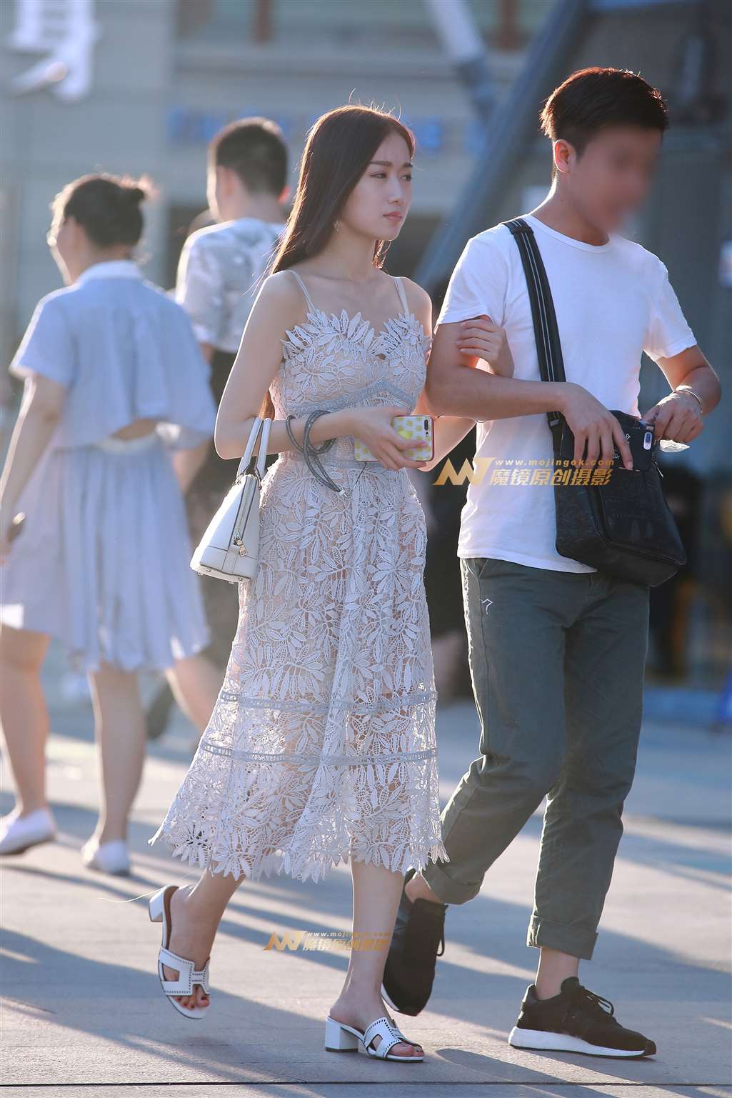 图片[1]-连衣长裙，雅致美女-街拍流行馆