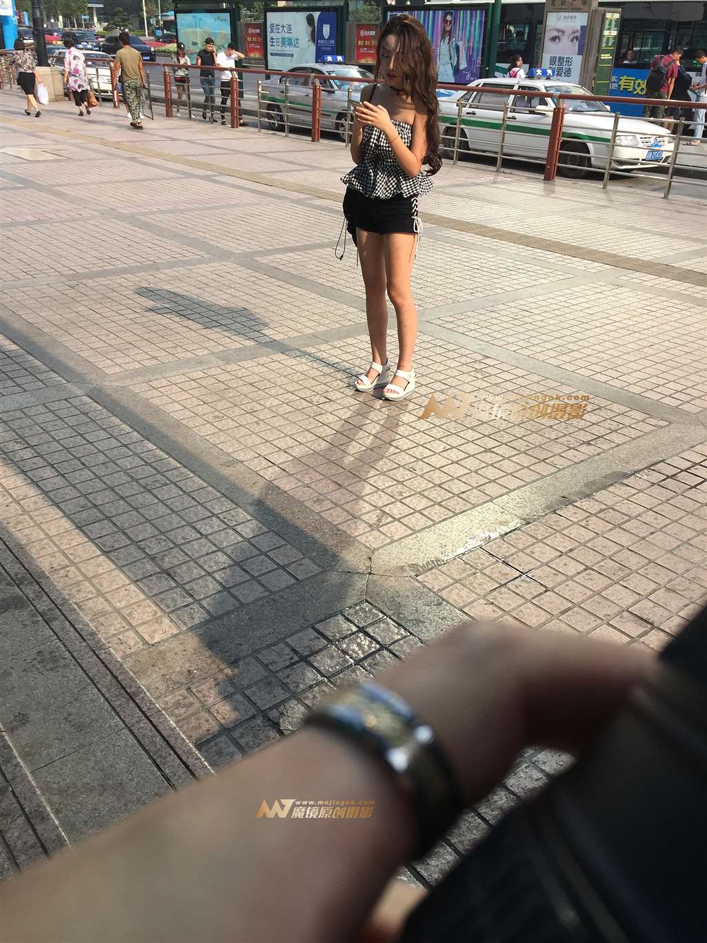 图片[3]-黑热裤 很有味道的美女-街拍流行馆