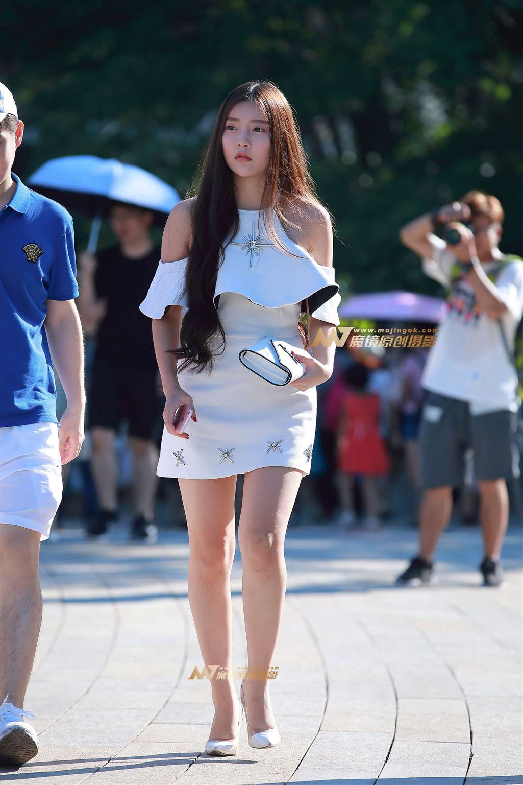 图片[3]-短裙，裸腿，美女-街拍流行馆