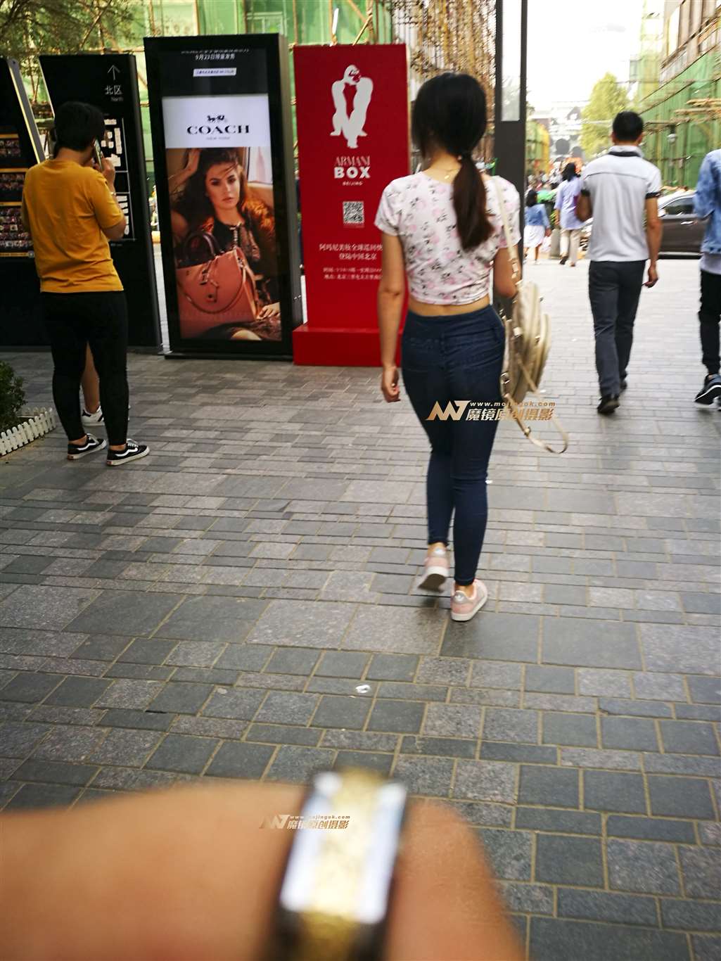 图片[3]-中腰仔裤 小妹-街拍流行馆