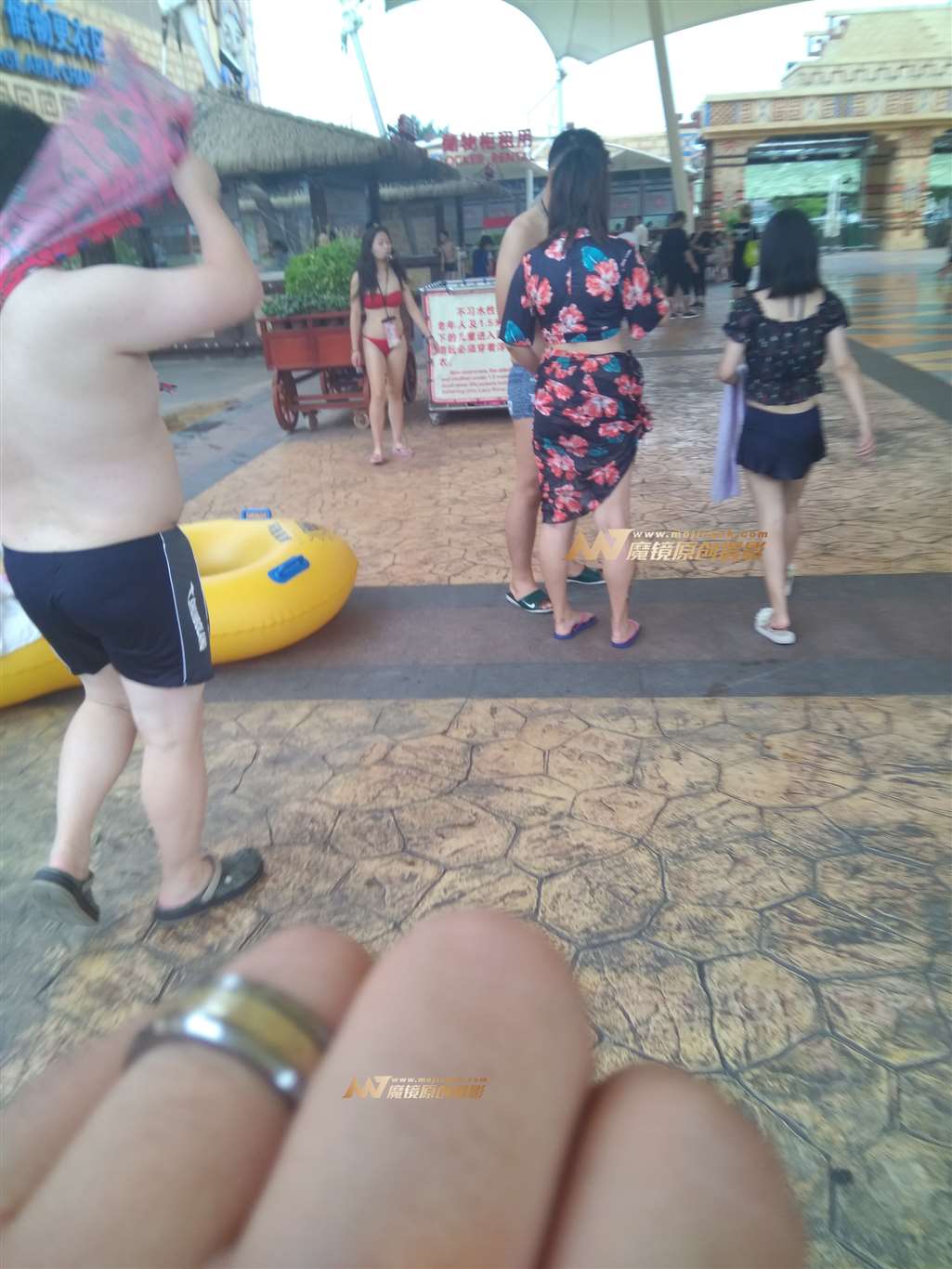 图片[3]-红色比基尼-街拍流行馆