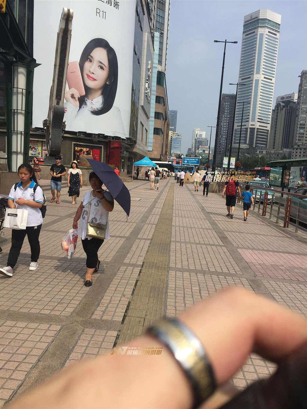 图片[3]-包臀短裙 性感身段的美女-街拍流行馆