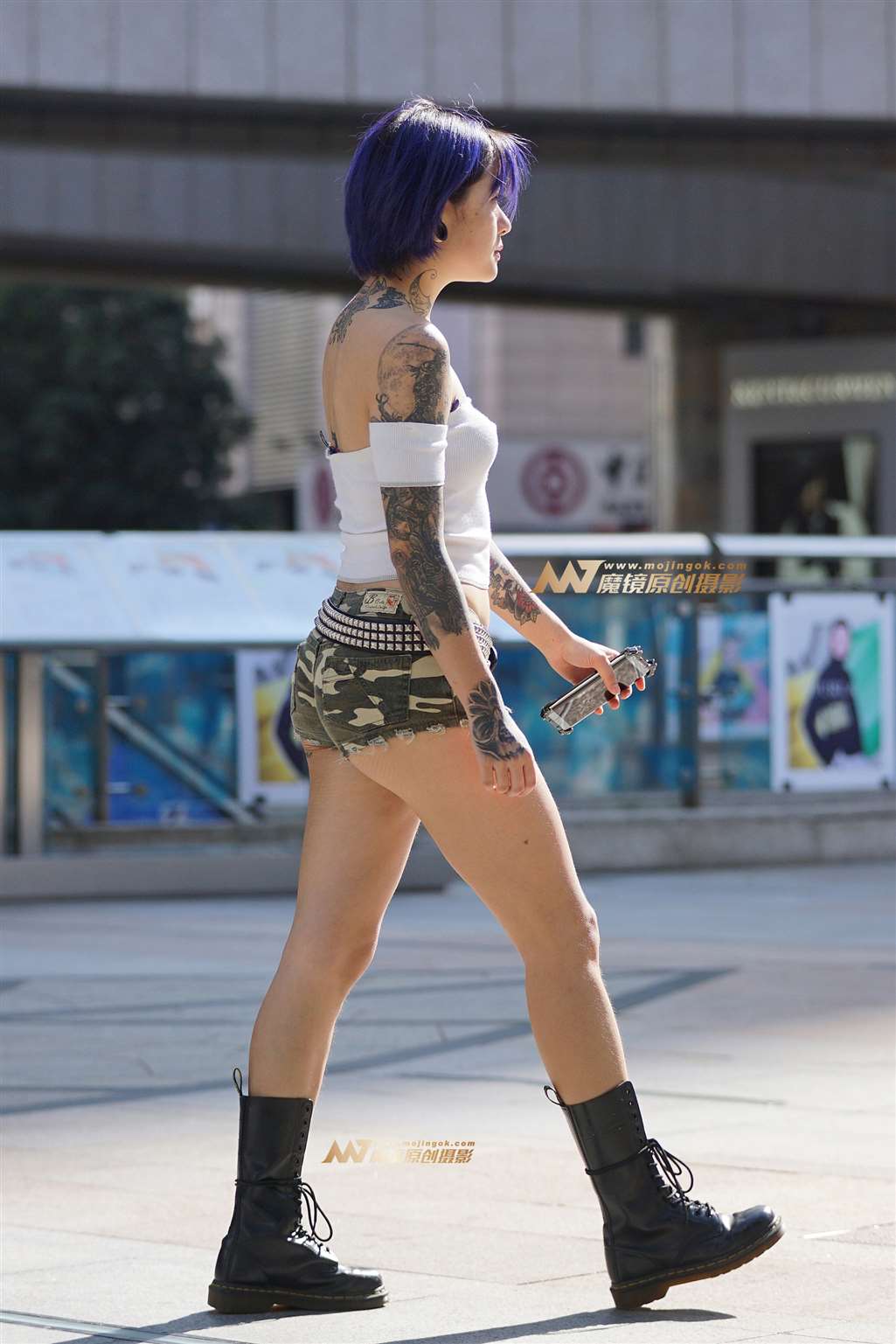 图片[4]-纹身女郎阳光下的月牙-街拍流行馆