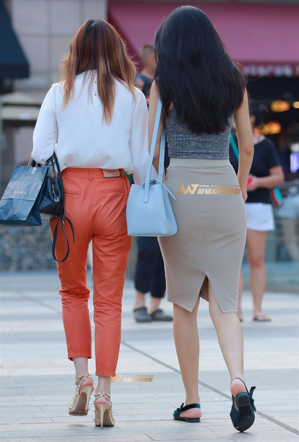 图片[2]-靓丽美女，高跟 包臀-街拍流行馆
