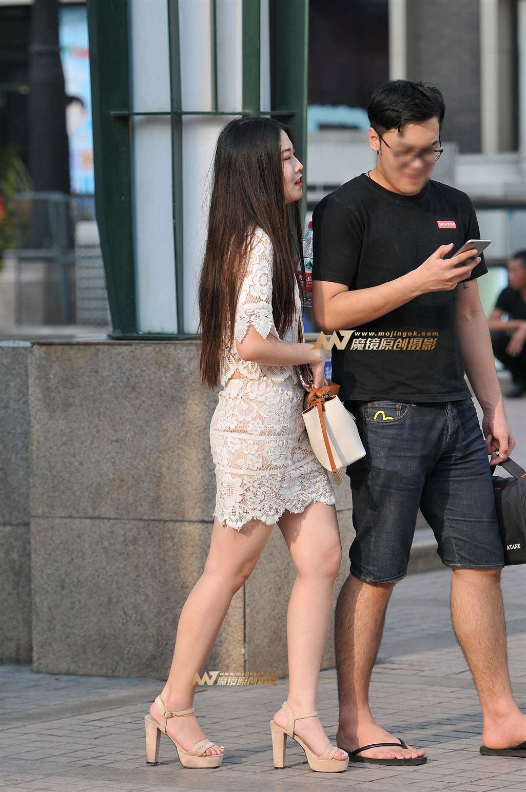 图片[5]-贴身裙 高跟美腿MM-街拍流行馆