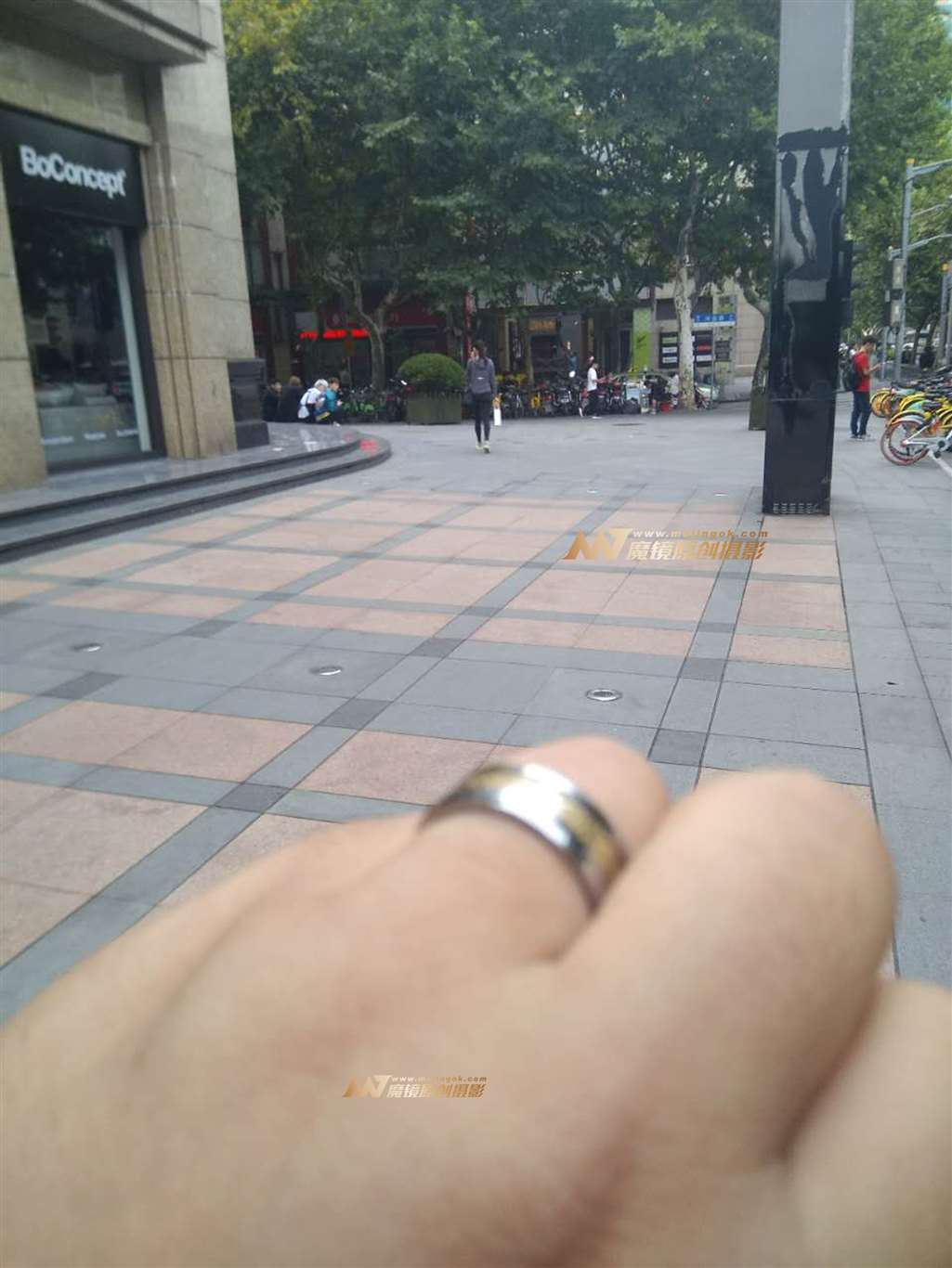 图片[3]-外紧内T-街拍流行馆