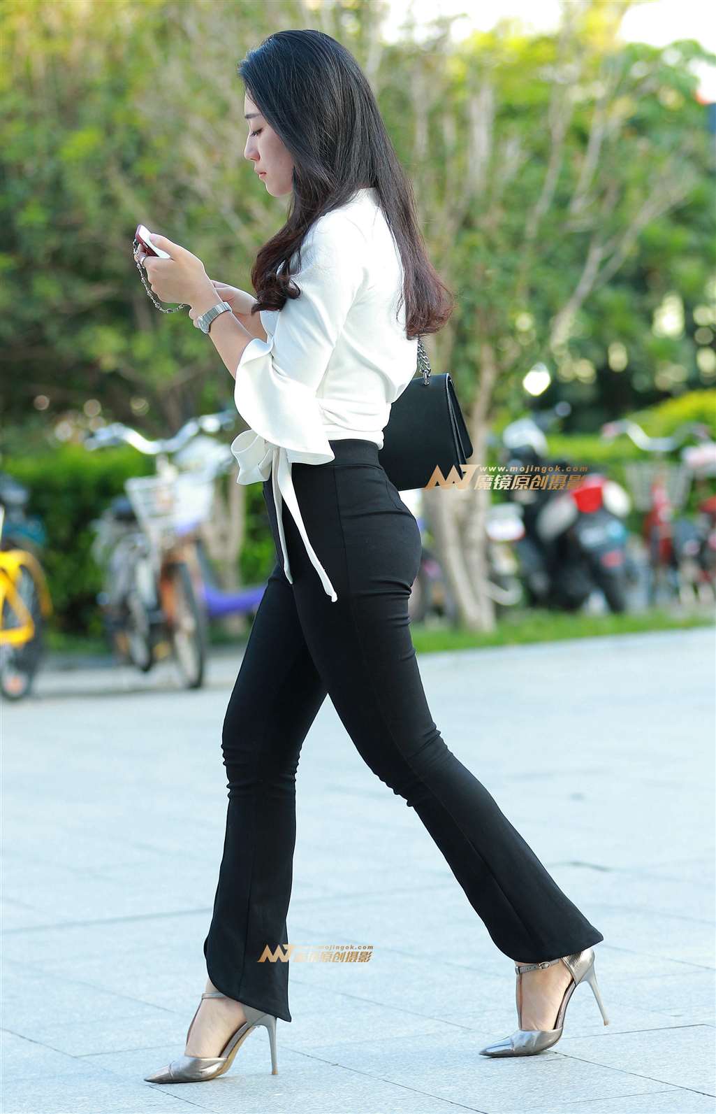 图片[1]-极品黑裤美女OL-街拍流行馆