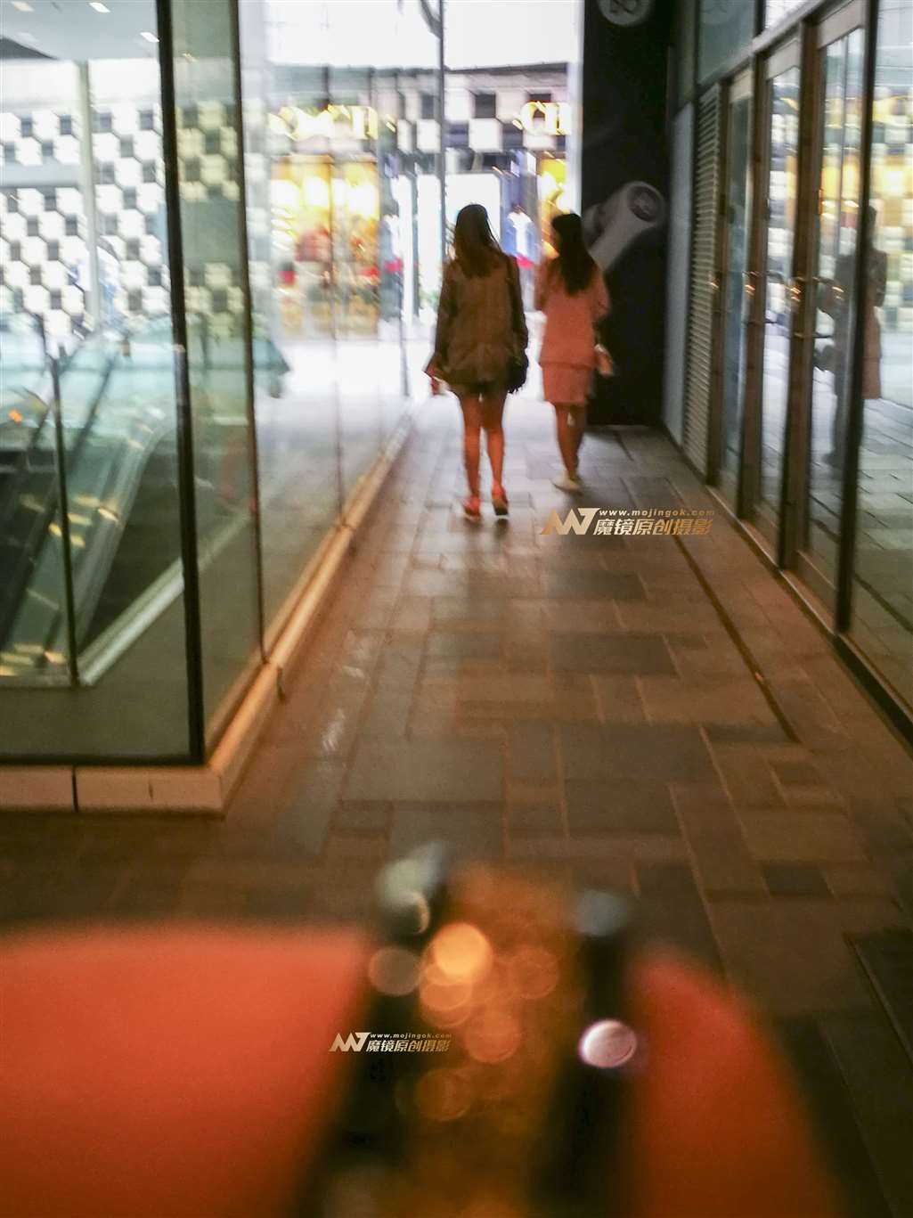 图片[3]-V领低胸 小西服-街拍流行馆