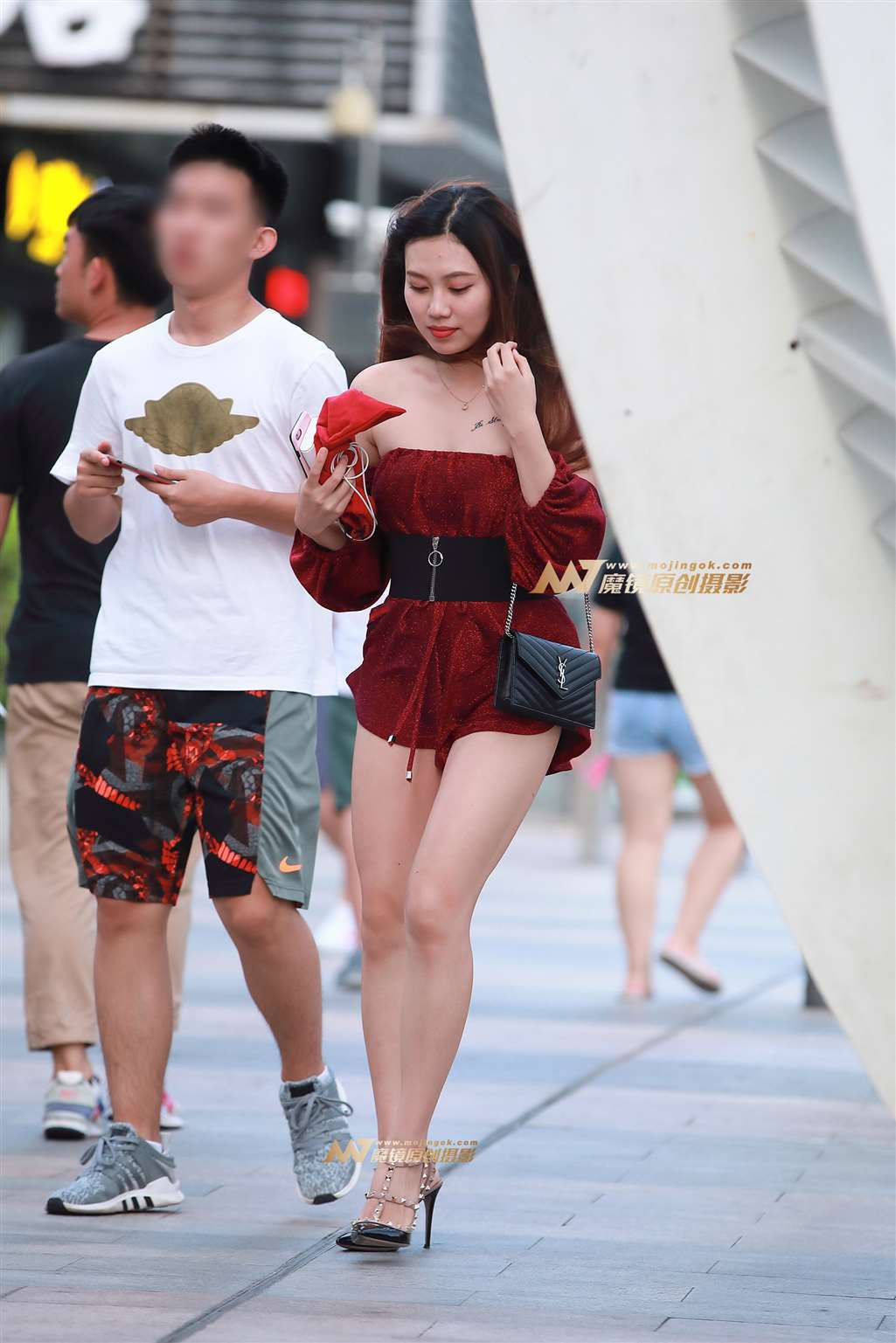 图片[3]-抹胸短裤，丰胸美腿-街拍流行馆