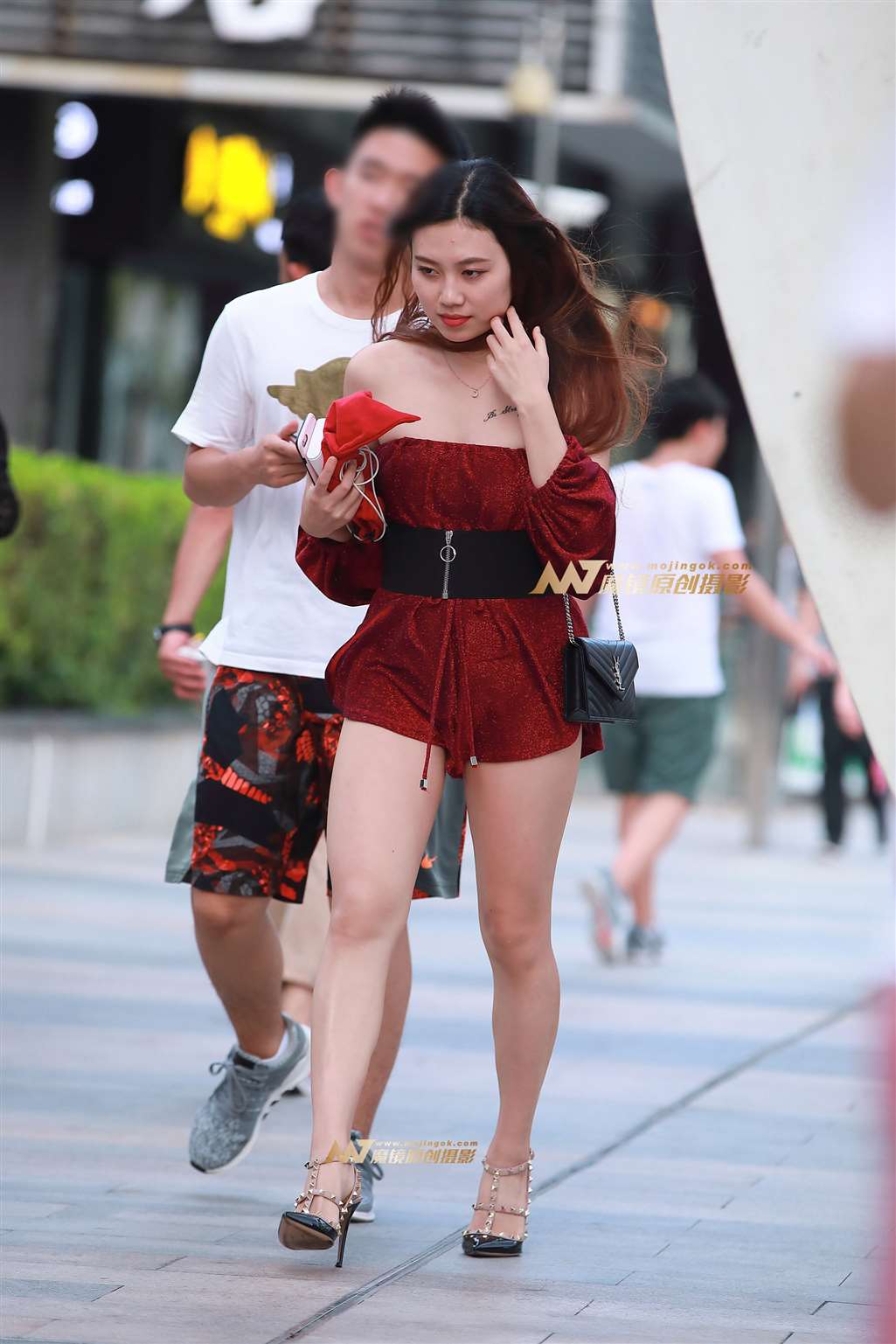 图片[5]-抹胸短裤，丰胸美腿-街拍流行馆