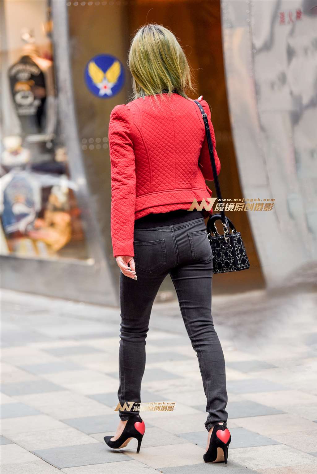 图片[5]-红衣 仔裤 高跟女郎-街拍流行馆