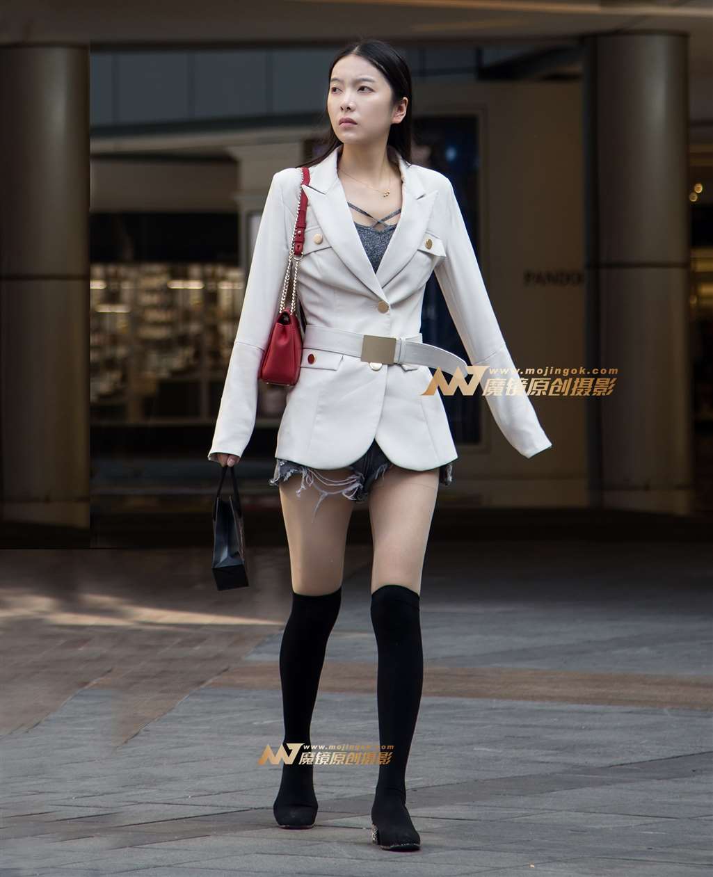 图片[4]-西服热裤淑女-街拍流行馆