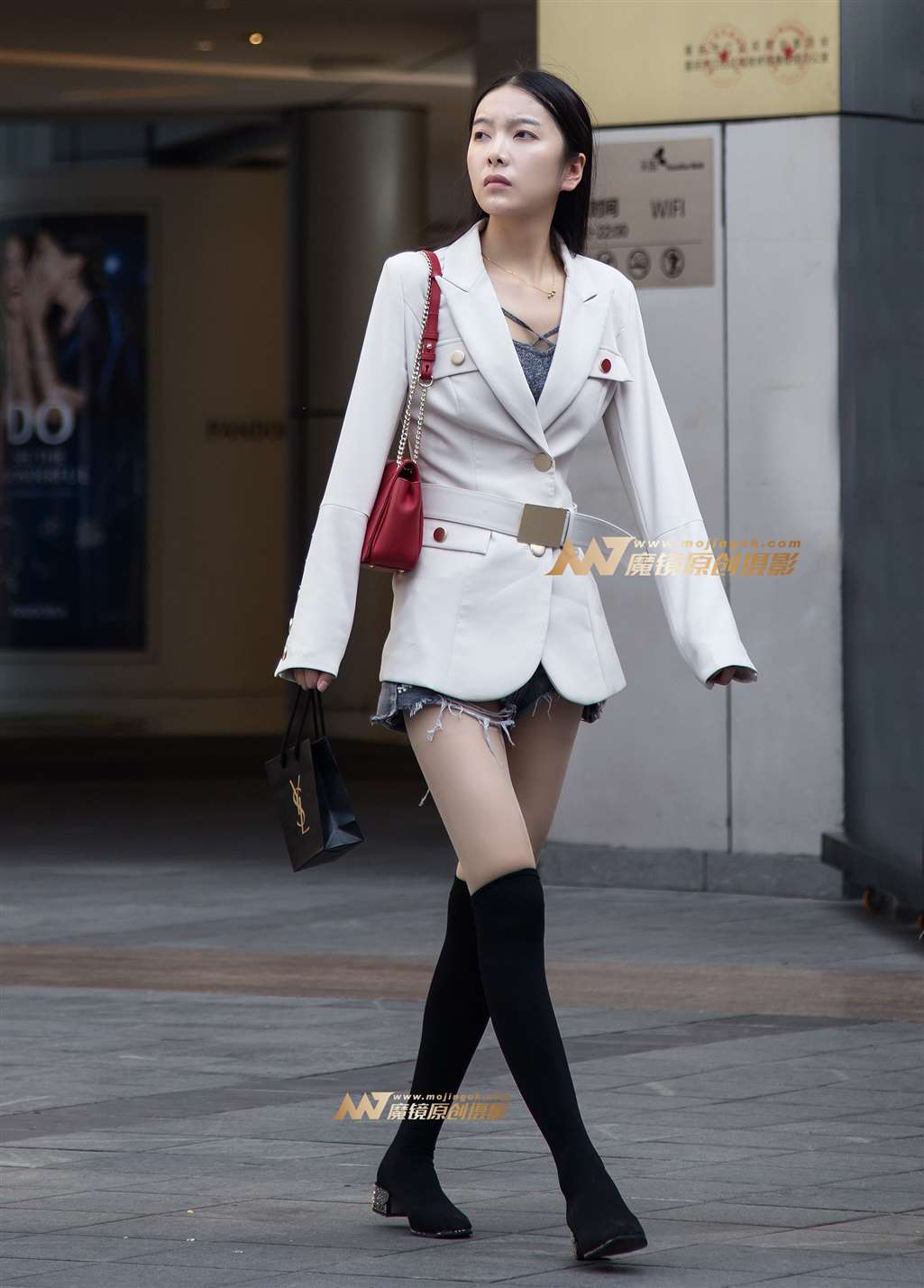 图片[1]-西服热裤淑女-街拍流行馆