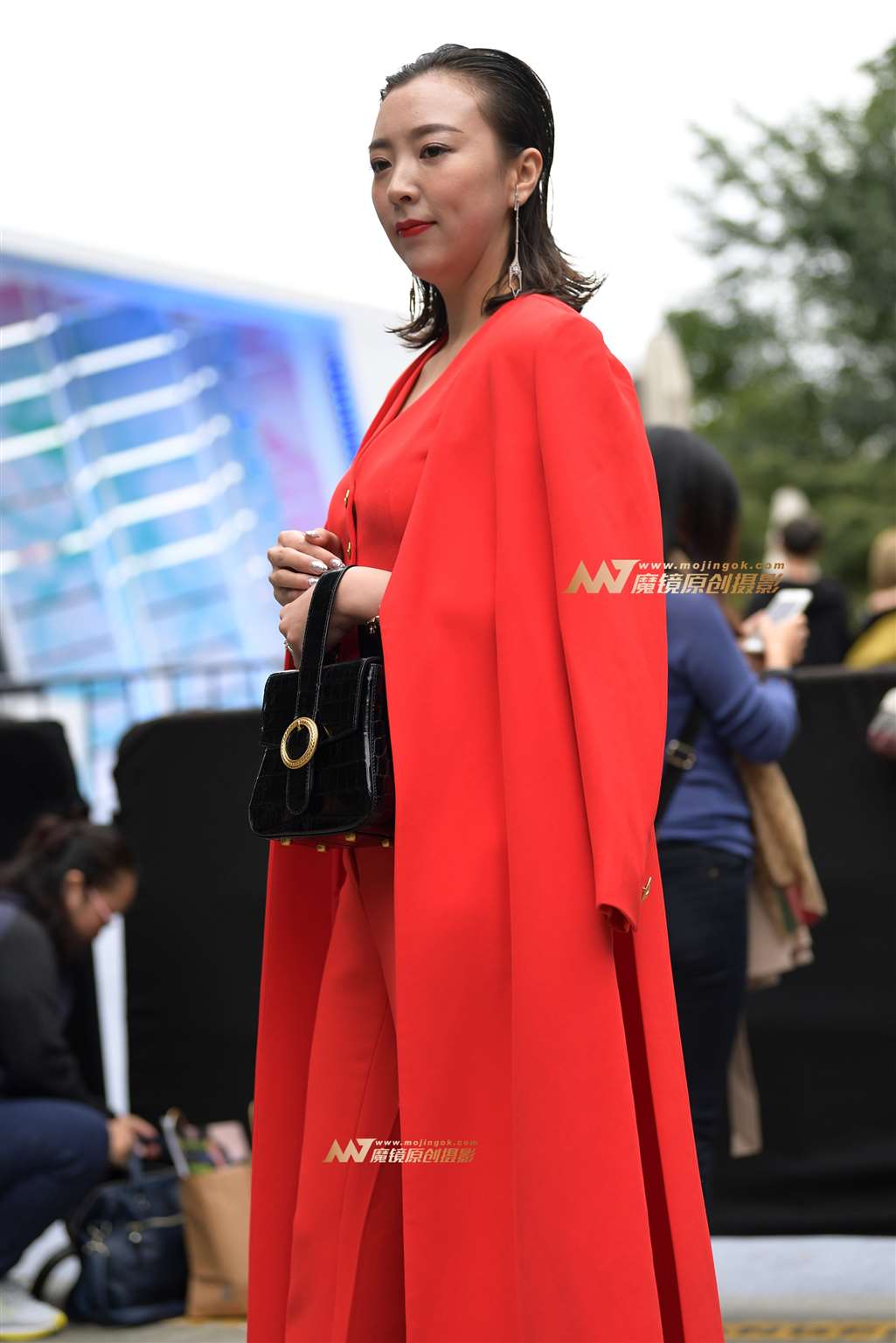 图片[5]-一袭红装，彰显女王气质-街拍流行馆