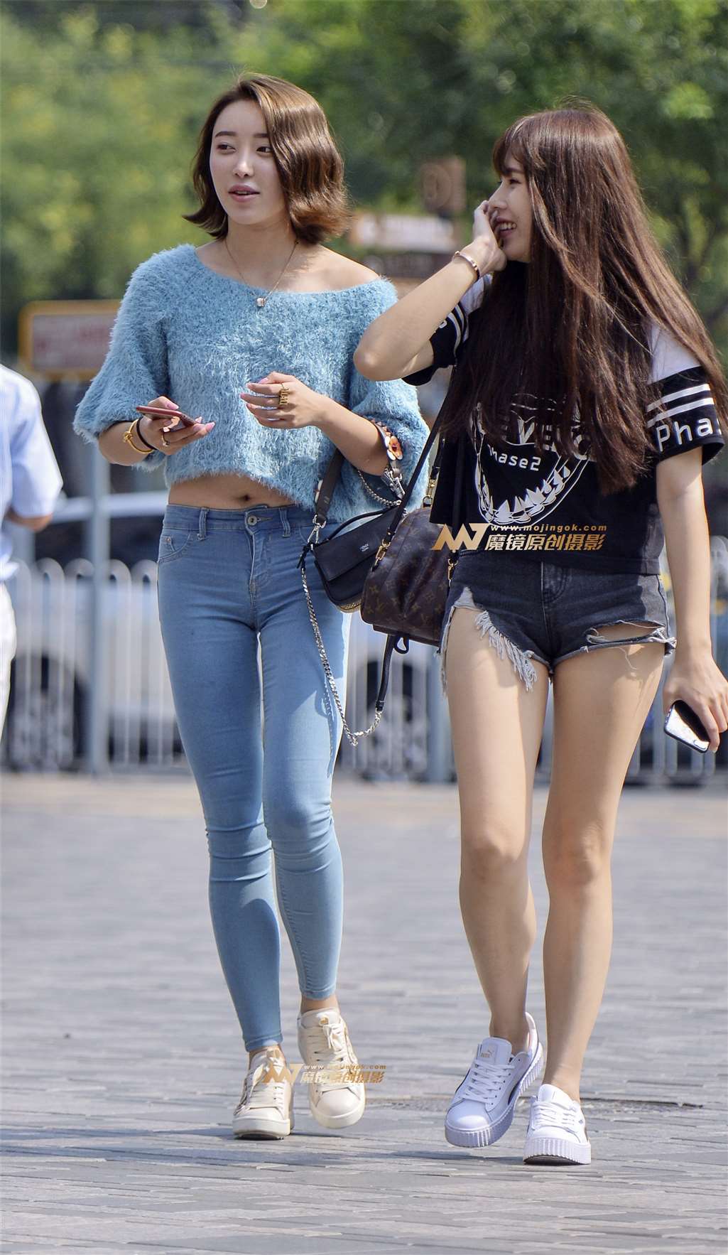 图片[5]-牛仔热裤凸显性感美臀-街拍流行馆