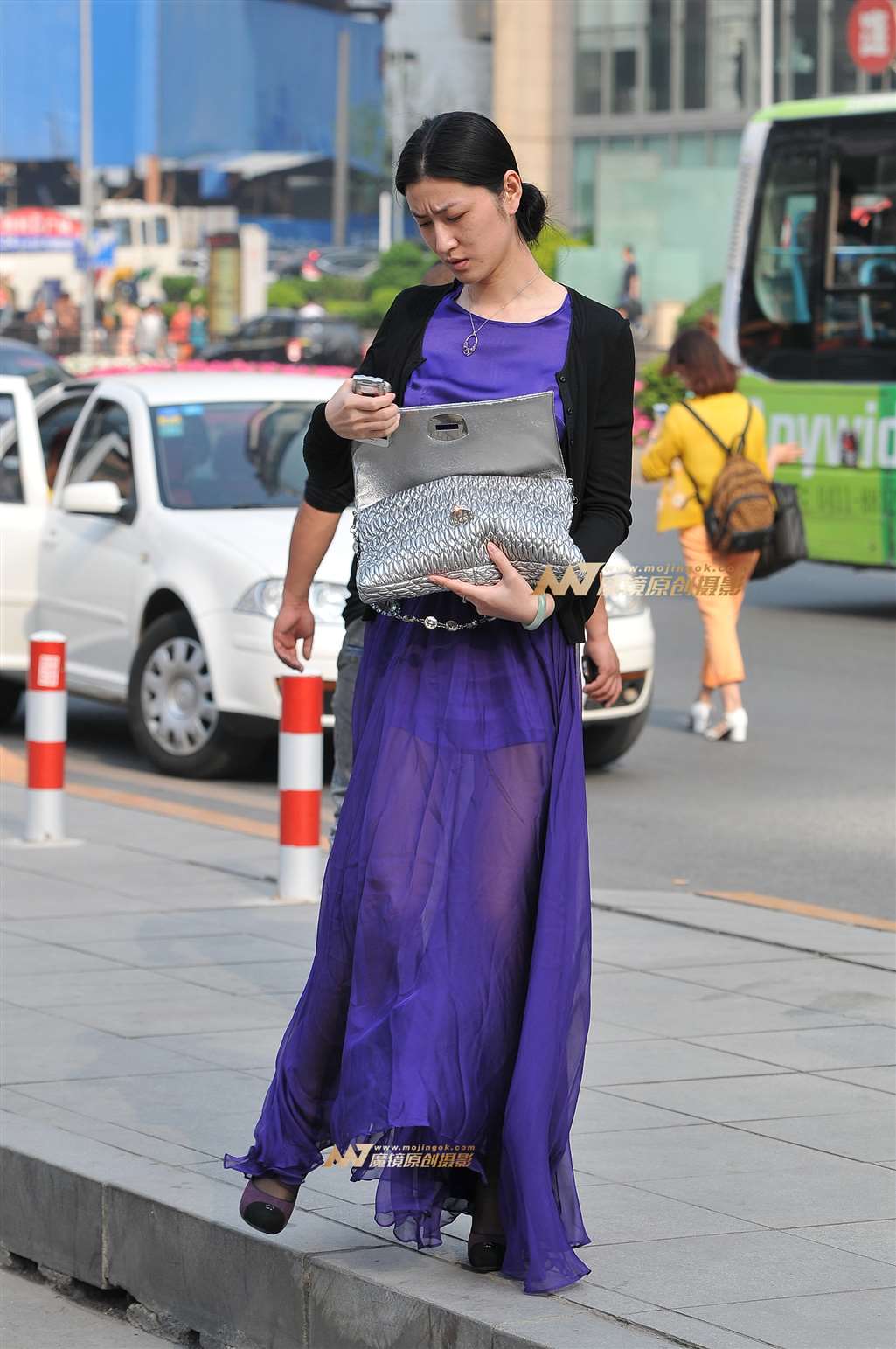 图片[5]-丰胸纱裙少妇-街拍流行馆