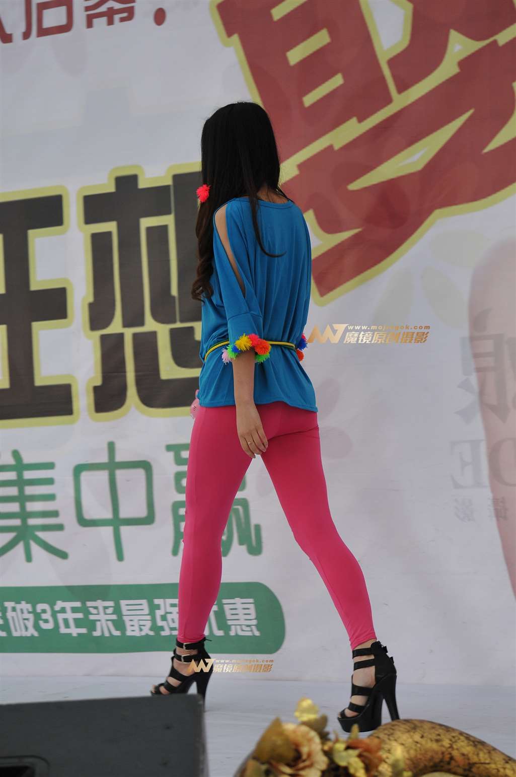 图片[3]-性感粉色紧身裤-街拍流行馆