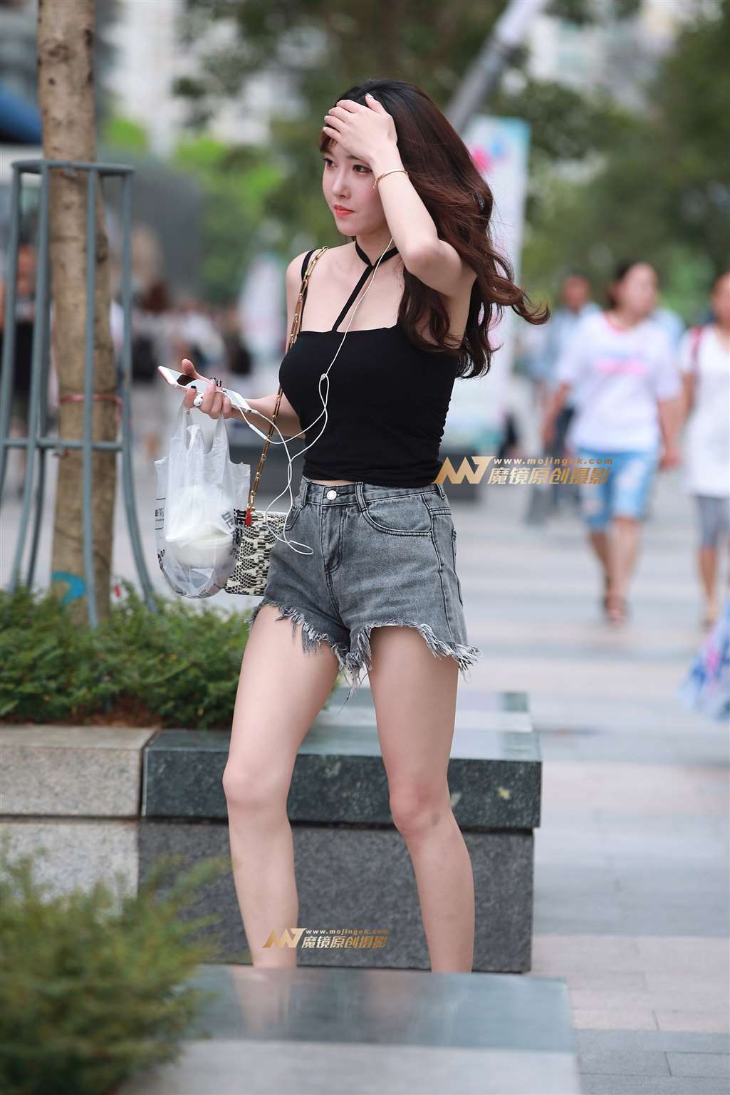 图片[5]-热裤，裸腿，美女-街拍流行馆