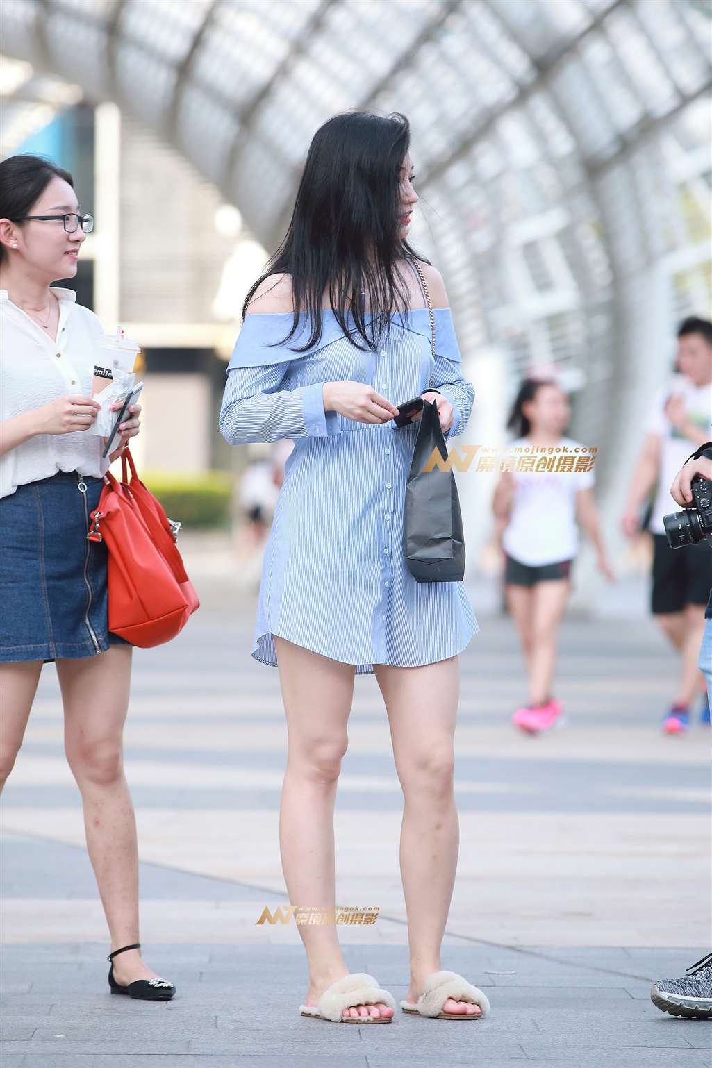图片[3]-摆拍的妩媚女孩-街拍流行馆