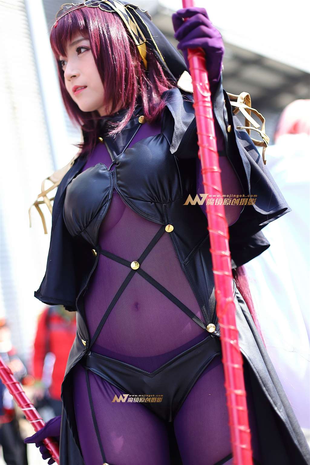 图片[1]-紫色系手持双枪Coser-街拍流行馆