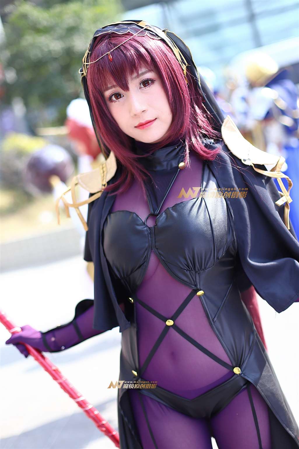 图片[2]-紫色系手持双枪Coser-街拍流行馆