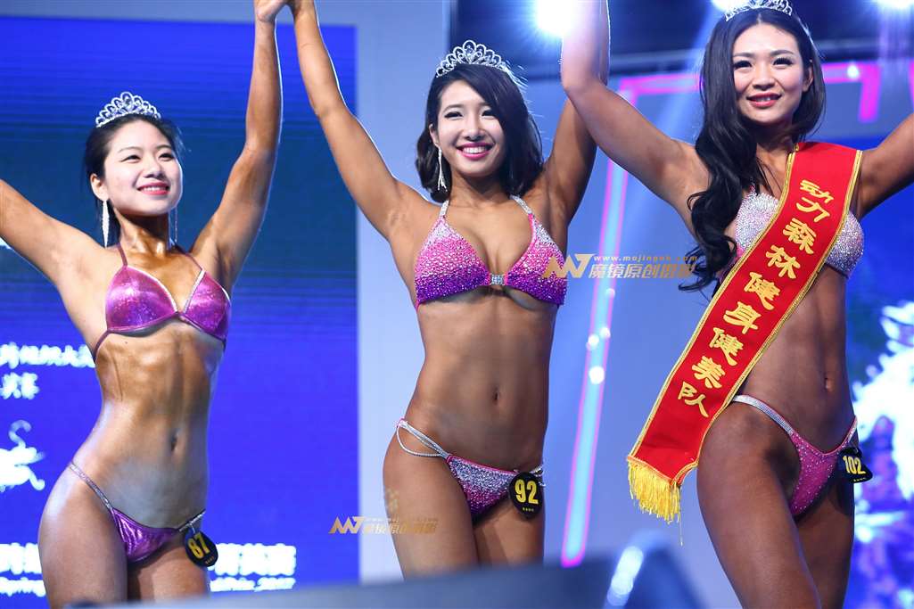 图片[1]-美臀大赛颁奖-街拍流行馆