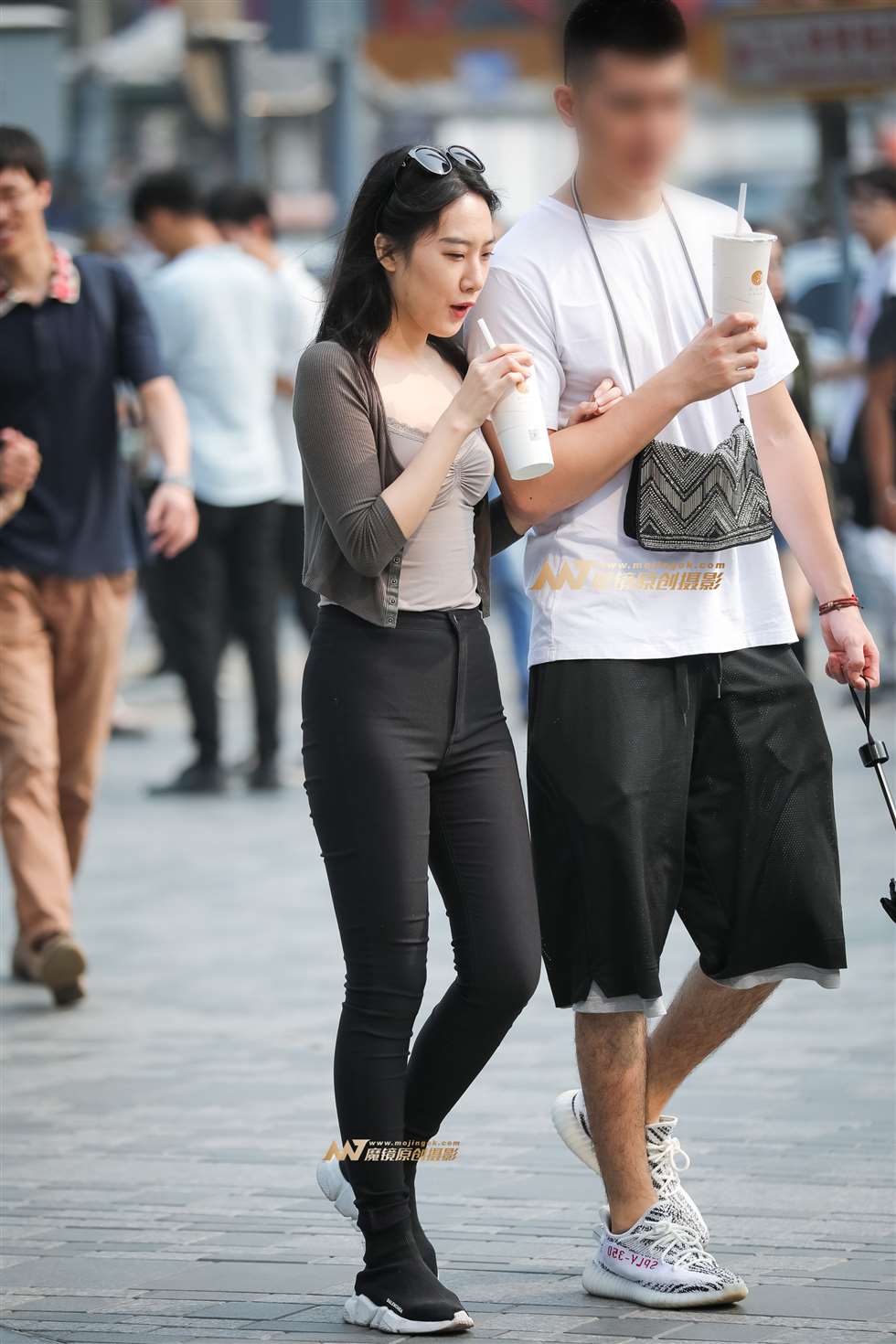 图片[5]-高腰紧牛女友-街拍流行馆