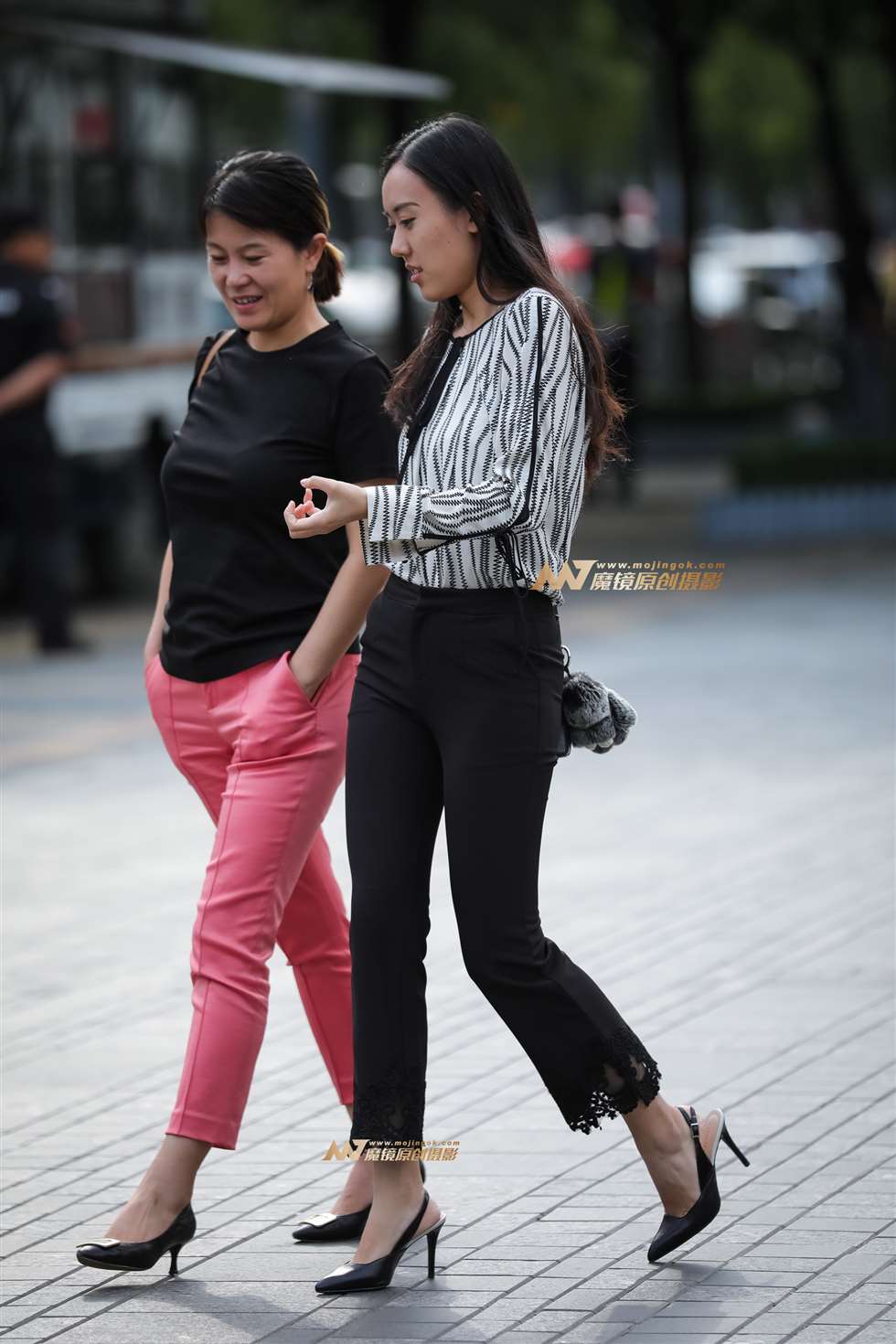 图片[1]-长腿少妇-街拍流行馆
