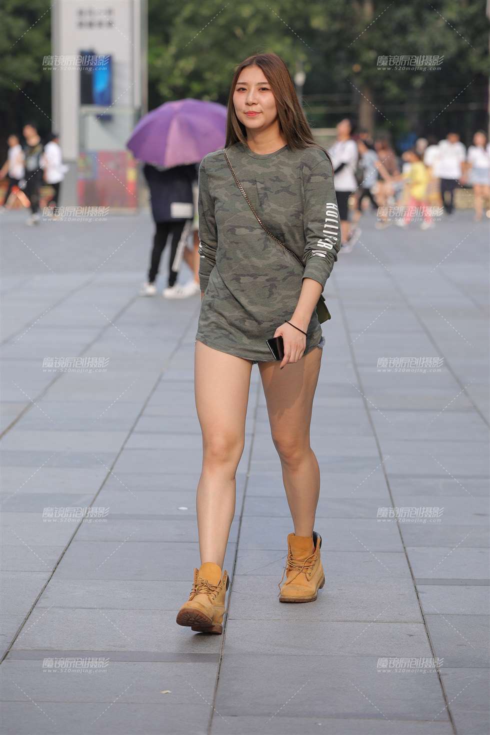 图片[5]-热裤，大白腿美女-街拍流行馆