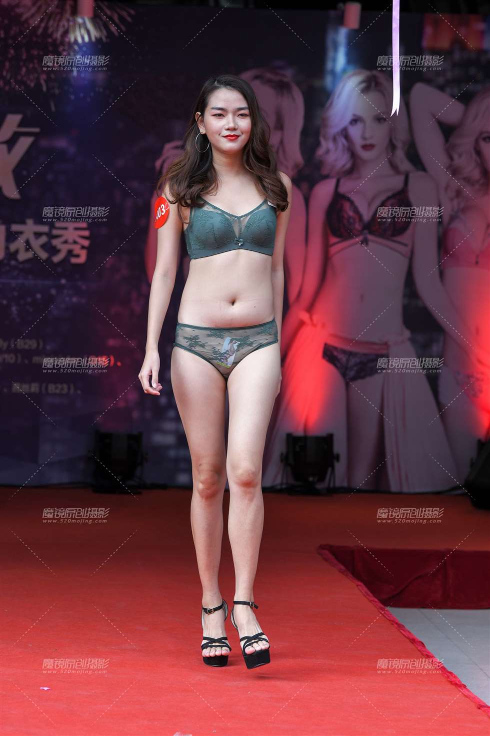 图片[3]-内衣秀03-街拍流行馆