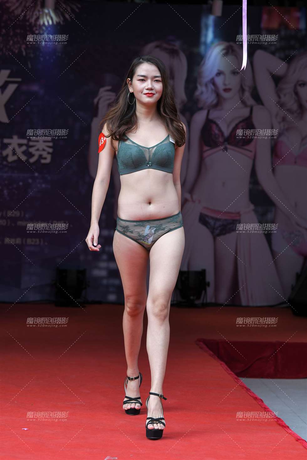 图片[4]-内衣秀03-街拍流行馆