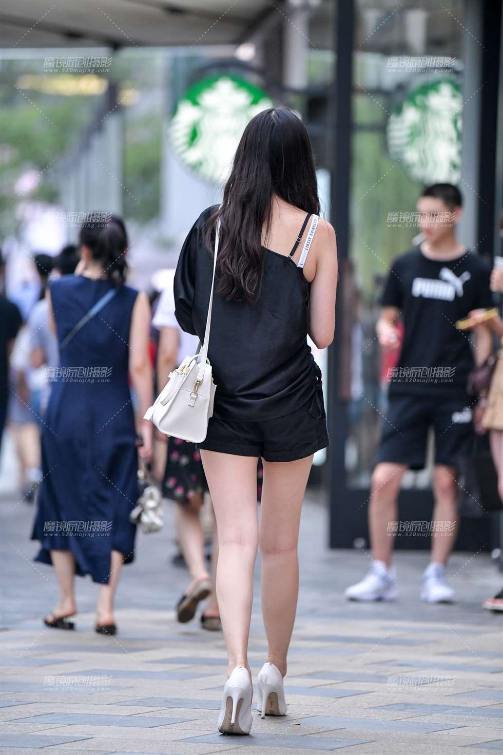 图片[2]-白色高跟长腿美女-街拍流行馆