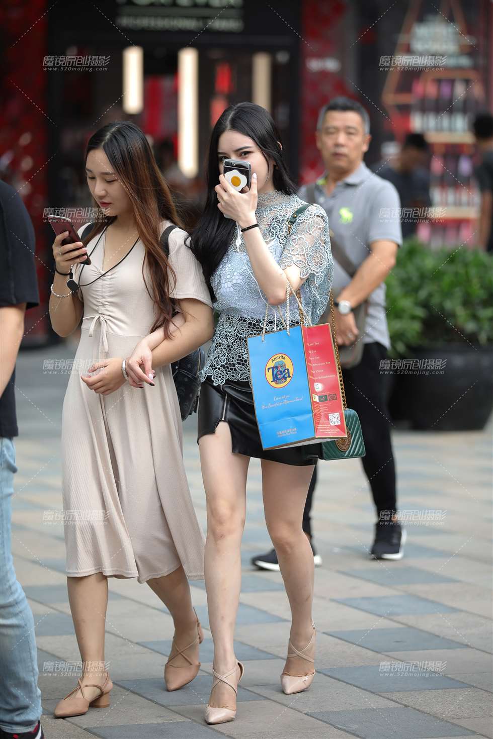 图片[1]-娇美白皙美眉-街拍流行馆