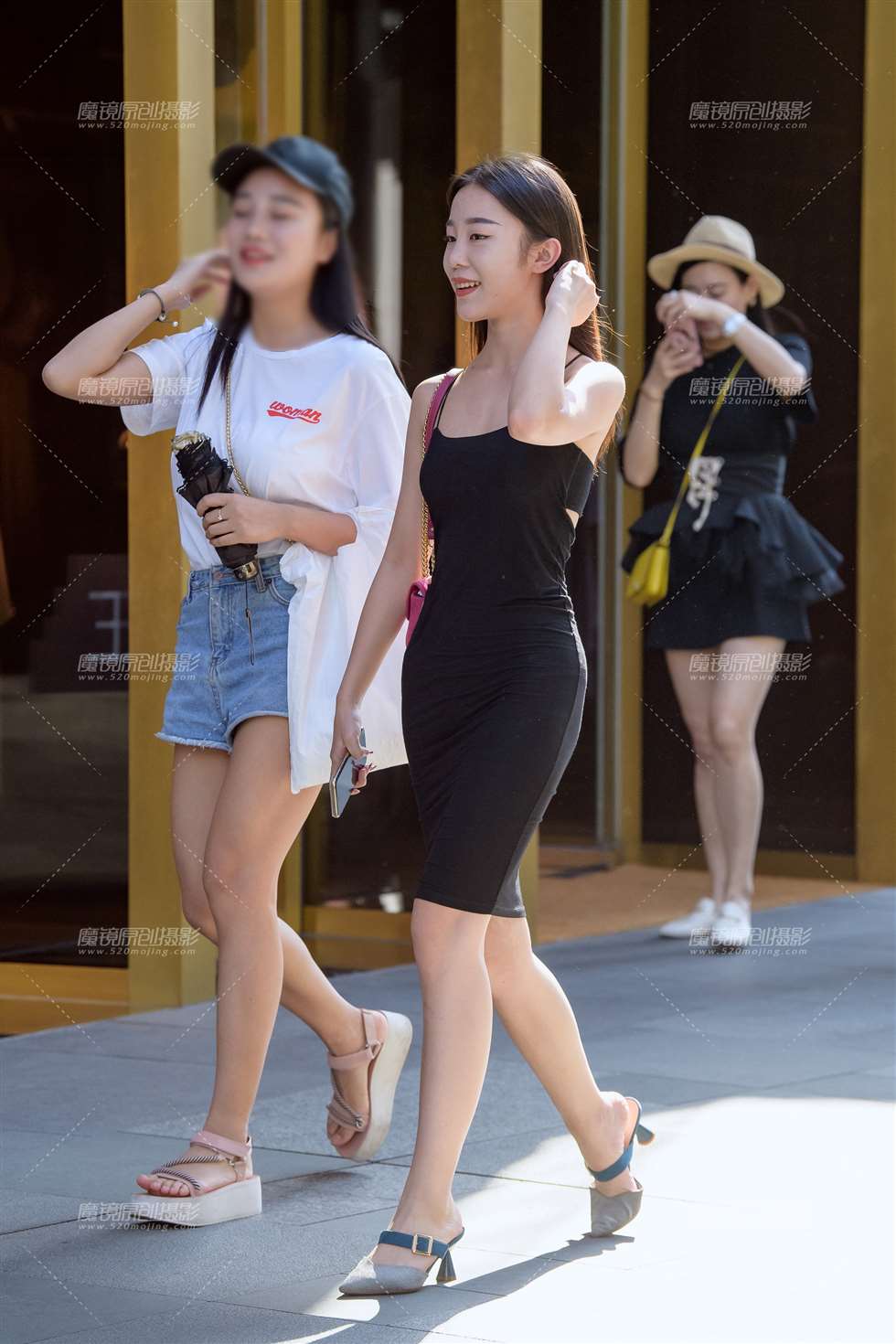 图片[1]-黑色紧身包臀裙美女-街拍流行馆