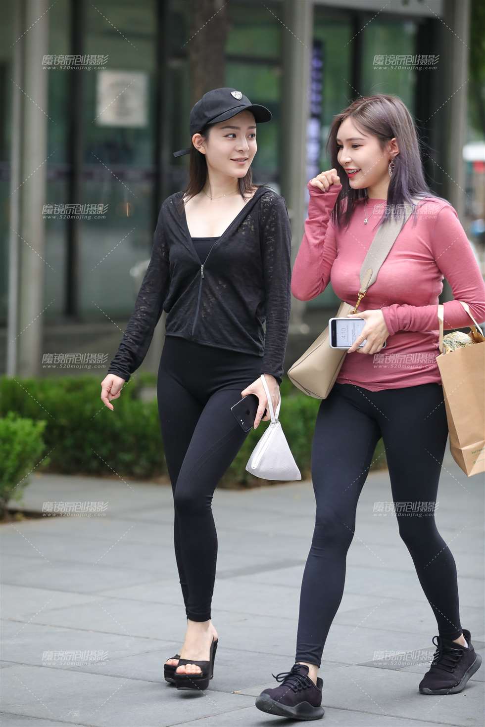图片[1]-两个高颜值美人胚子-街拍流行馆