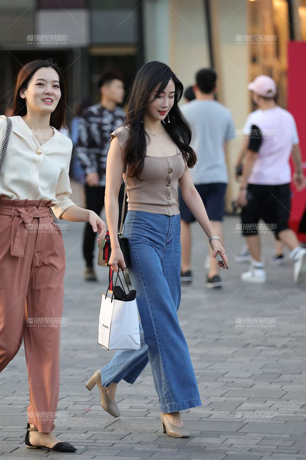 图片[3]-气质优雅笑容甜美可人-街拍流行馆